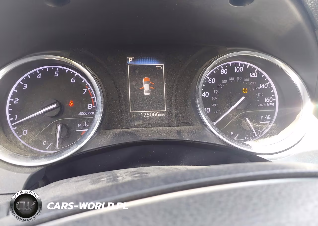 2018 Toyota Camry Le VIN:4T1B11HK9JU576841 - 7