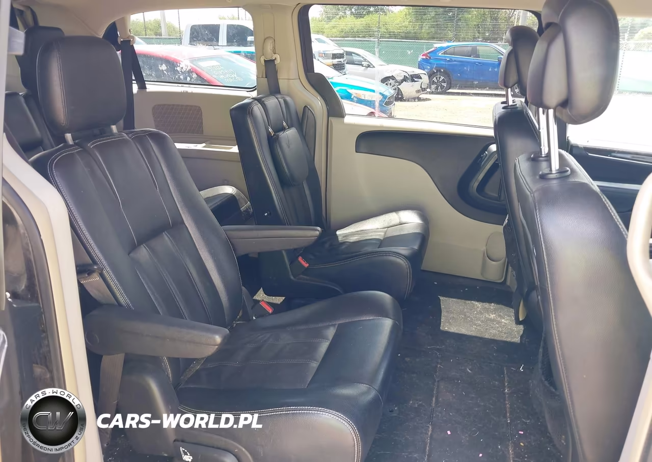 2015 Chrysler Town & Country Touring VIN:2C4RC1BG6FR752203 - 8