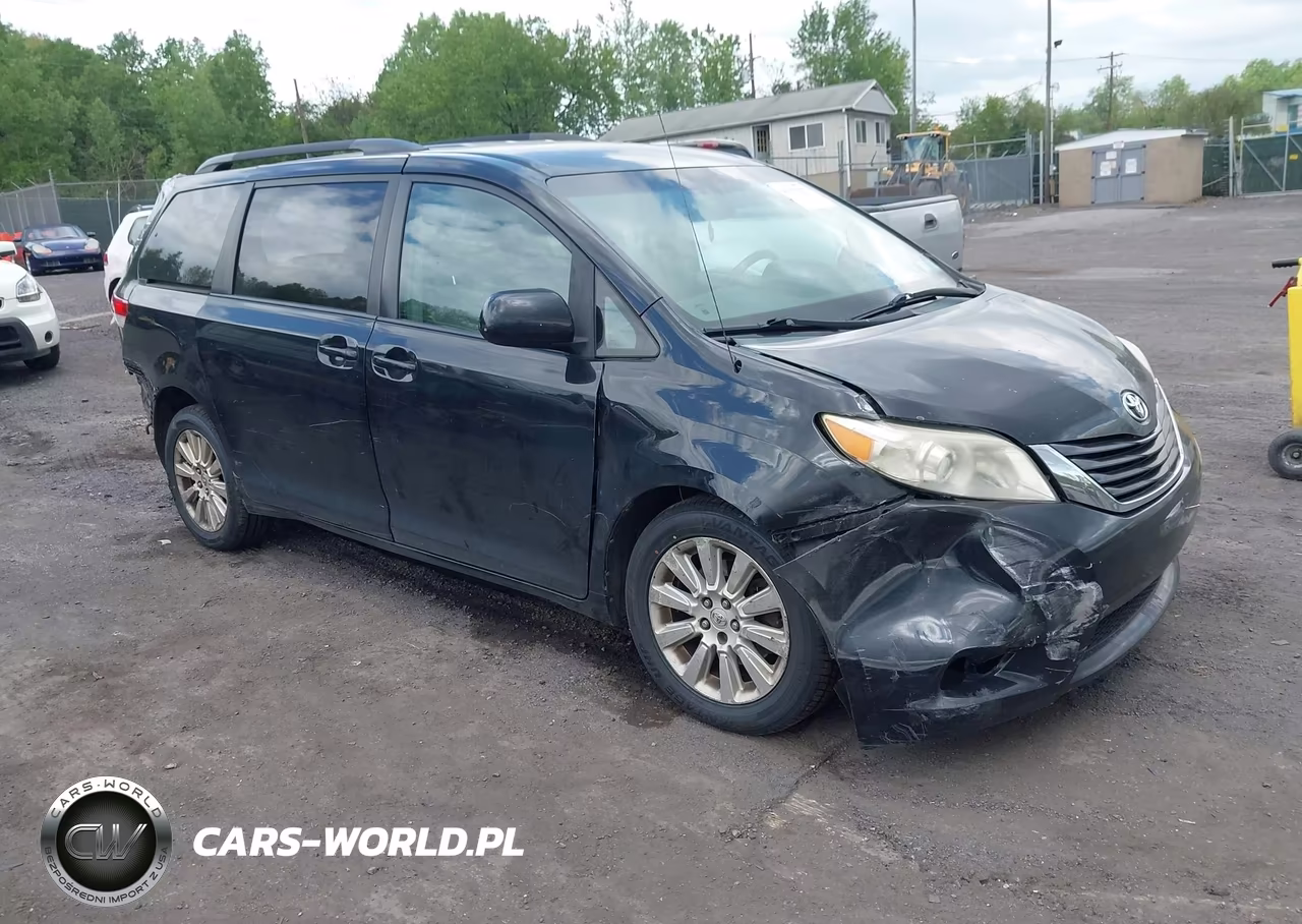 2013 Toyota Sienna Le 7 Passenger