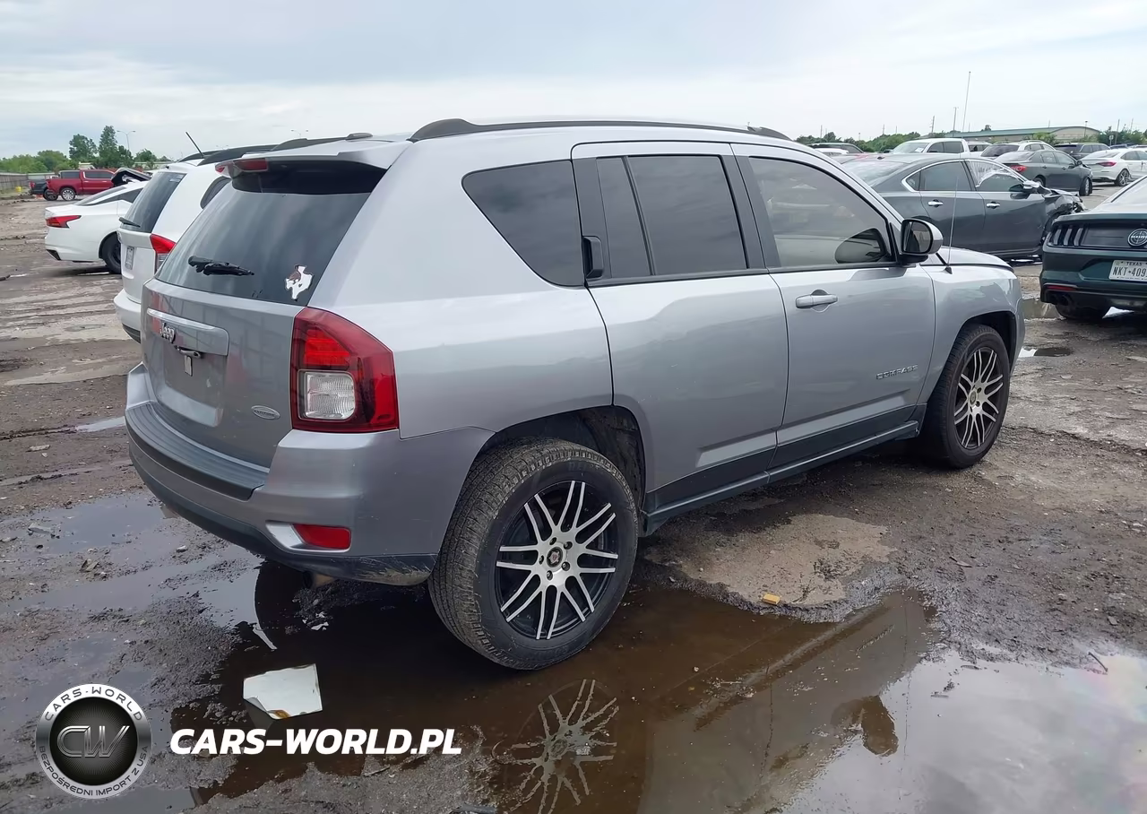 2017 Jeep Compass Latitude Fwd VIN:1C4NJCEB3HD160196 - 4