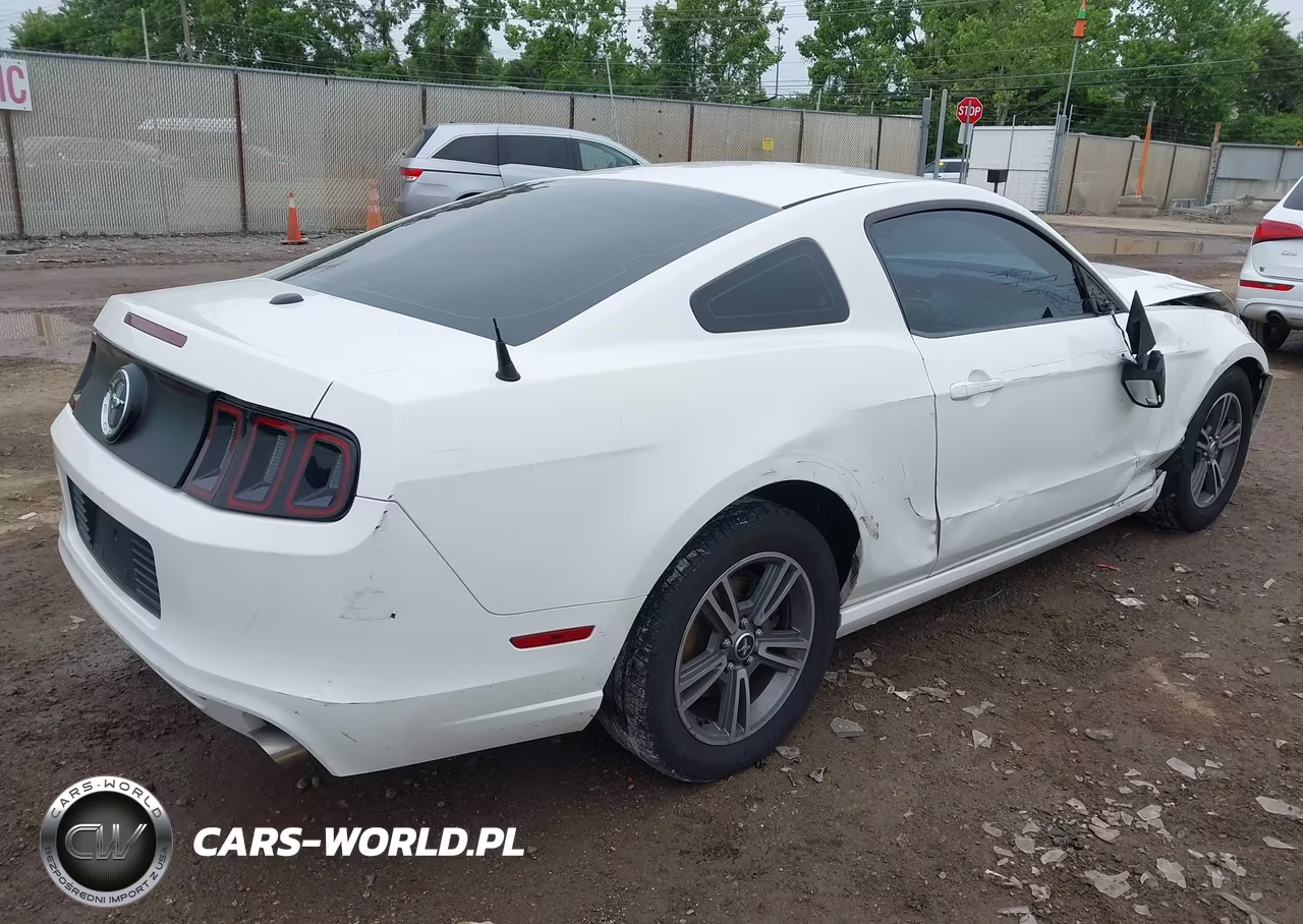 2013 Ford Mustang V6 Premium VIN:1ZVBP8AM1D5216904 - 4