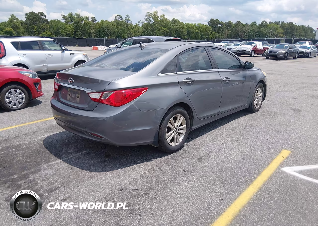 2013 Hyundai Sonata Gls VIN:5NPEB4AC2DH761573 - 4