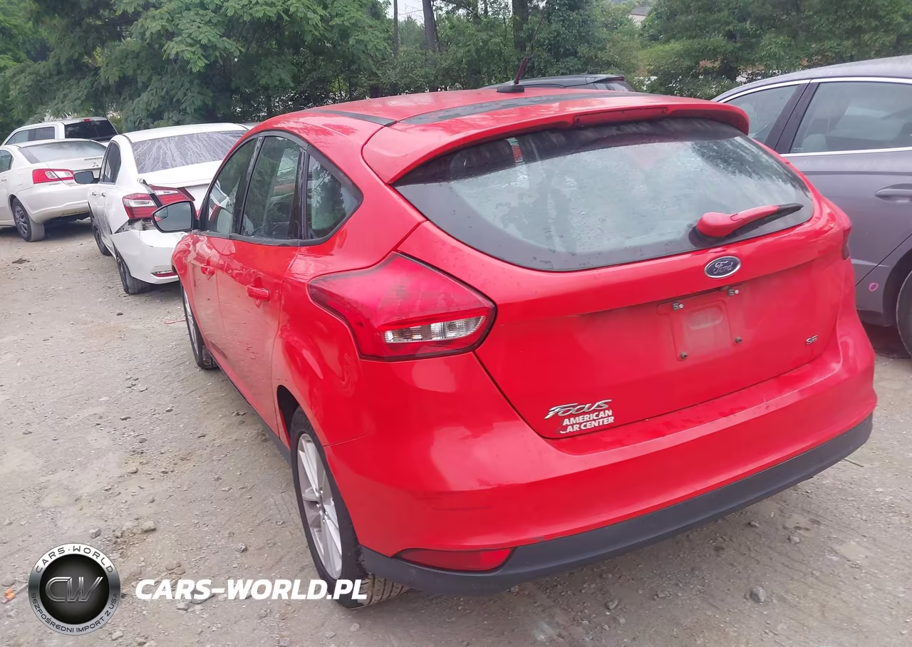 2017 Ford Focus Se VIN:1FADP3K24HL279269 - 3