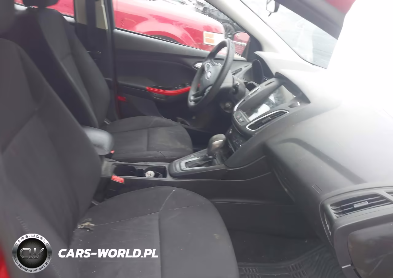 2017 Ford Focus Se VIN:1FADP3K24HL279269 - 5