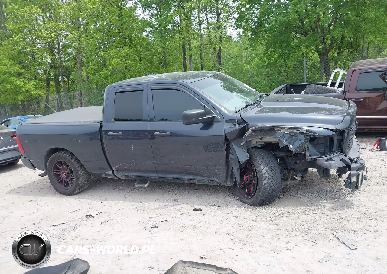 2019 Ram 1500 Classic Express 4X4 6'4 Box VIN:1C6RR7FG8KS623861 - 13