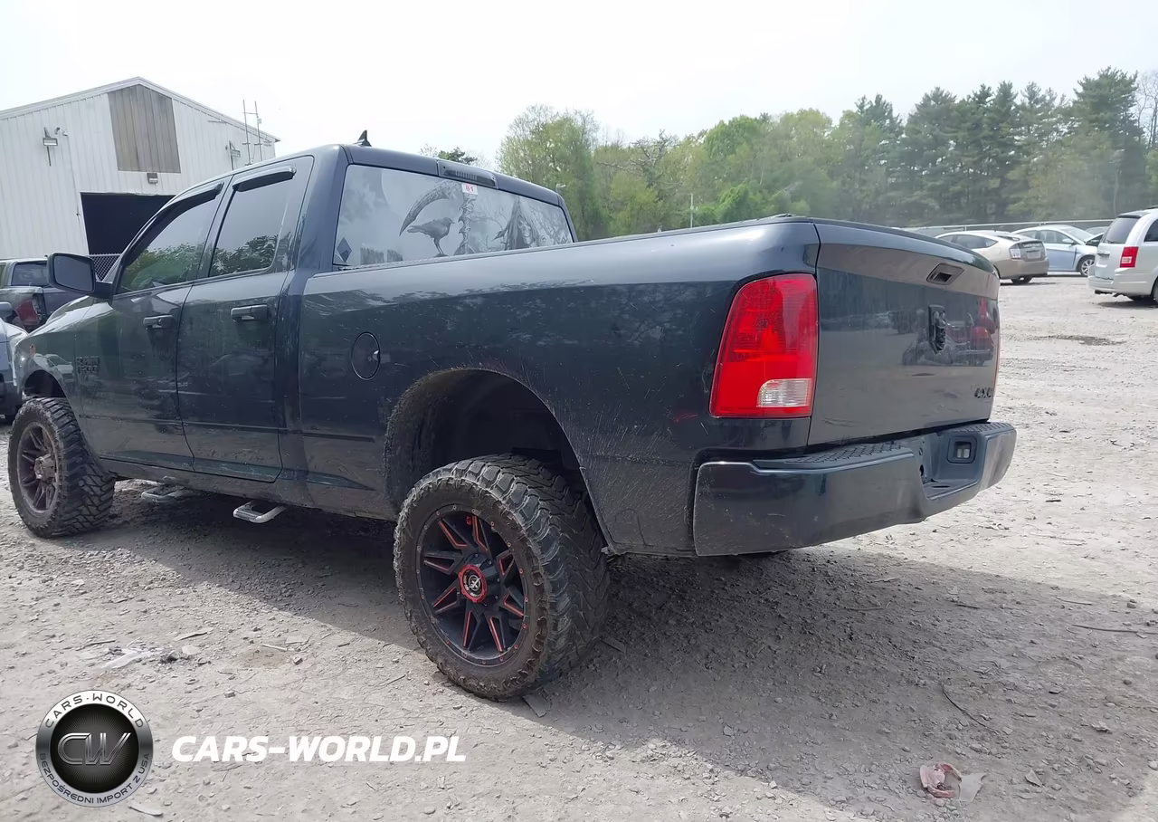 2019 Ram 1500 Classic Express 4X4 6'4 Box VIN:1C6RR7FG8KS623861 - 3