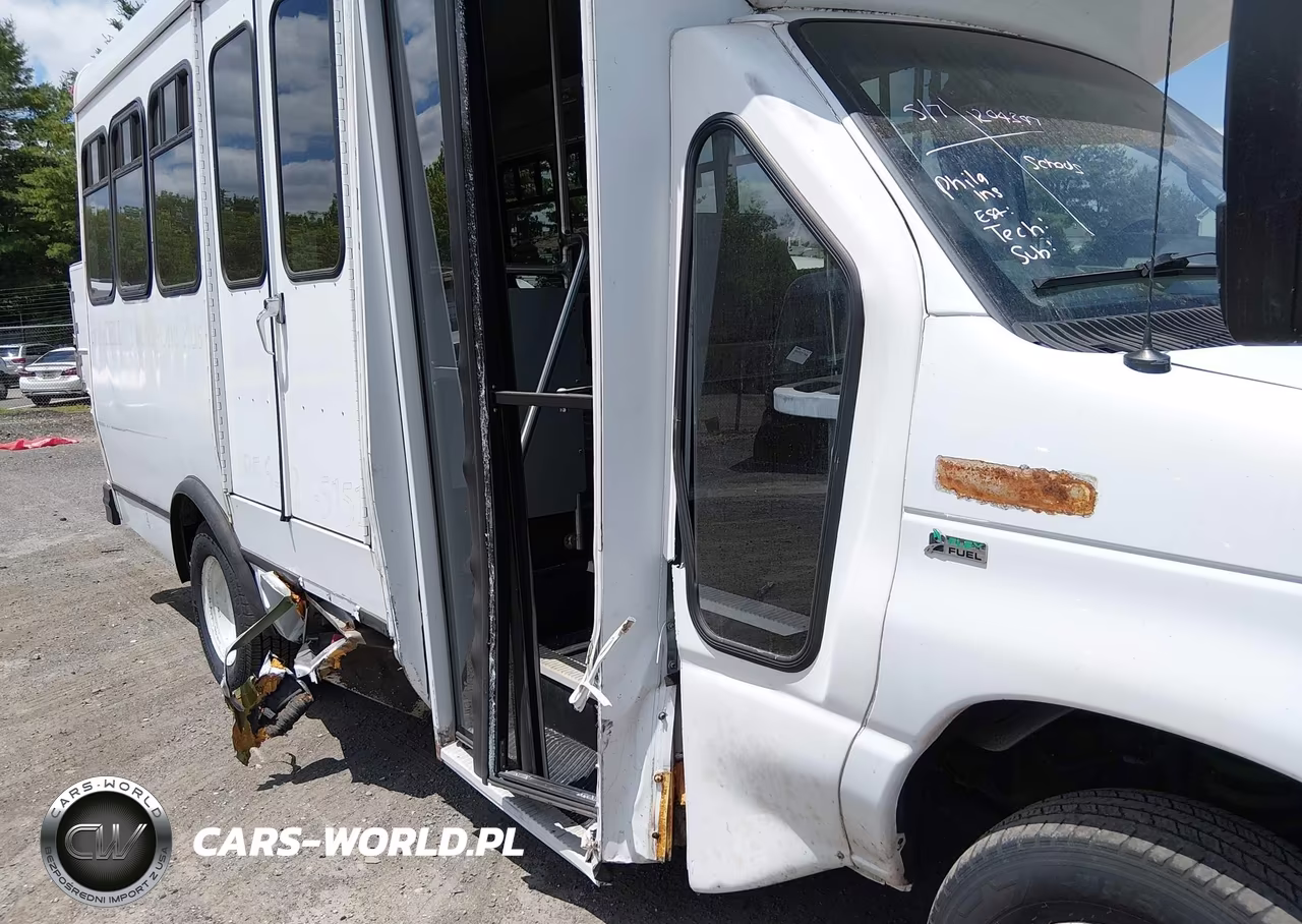 2013 Ford E-350 Cutaway VIN:1FDEE3FL0DDB00085 - 18