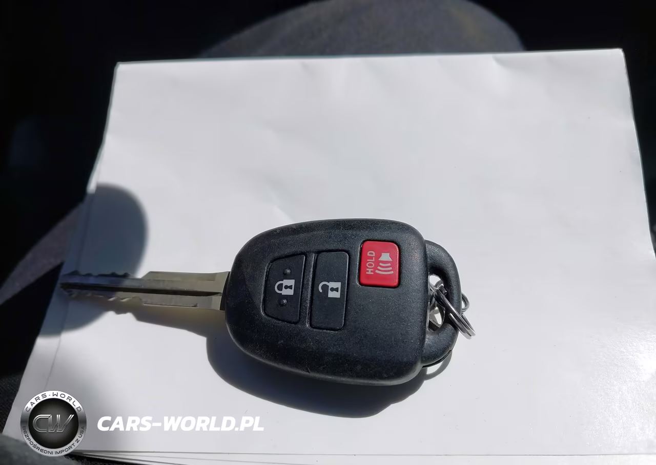 2016 Toyota Prius C One VIN:JTDKDTB32G1138732 - 11