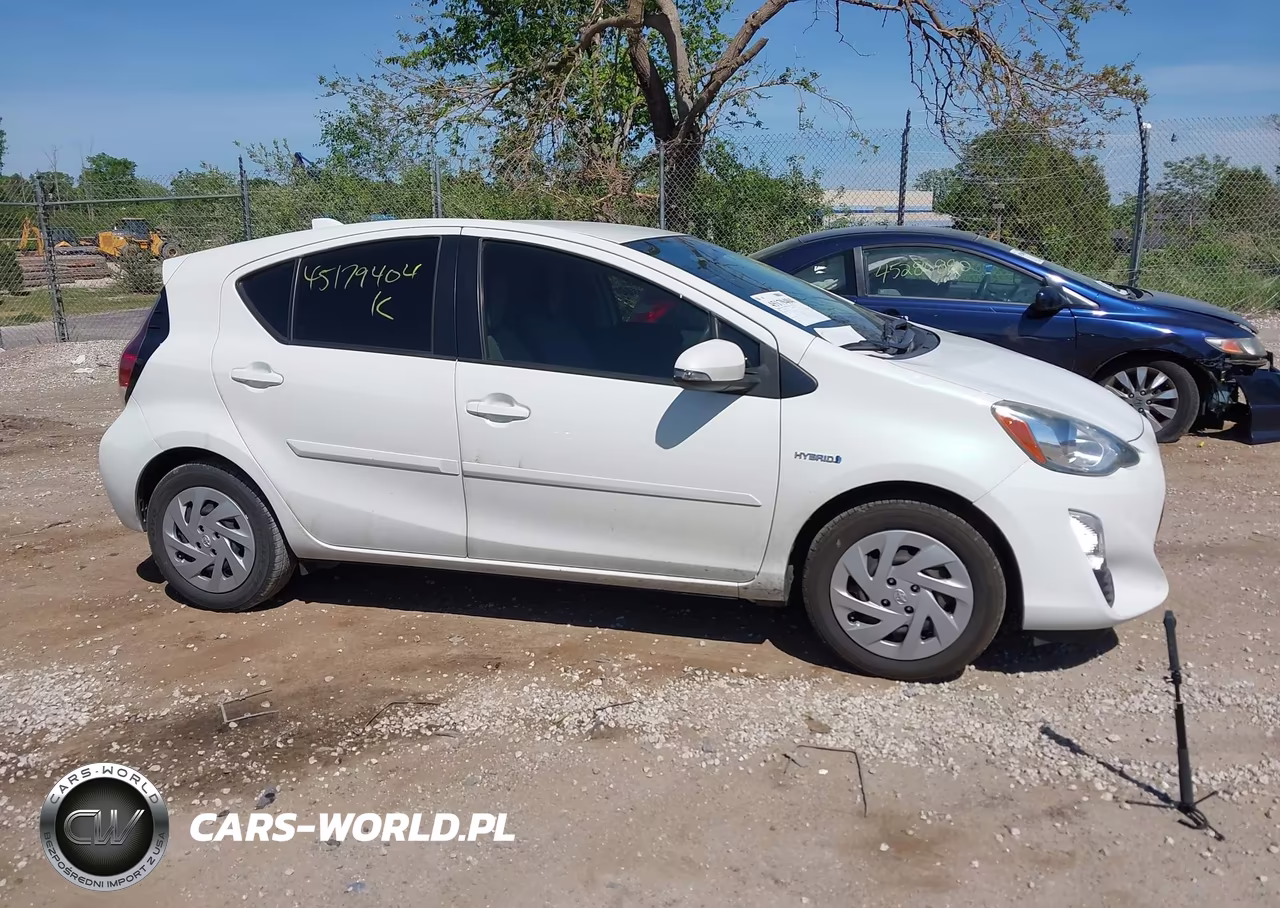 2016 Toyota Prius C One VIN:JTDKDTB32G1138732 - 13