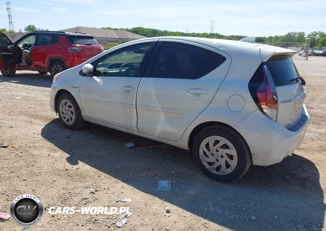 2016 Toyota Prius C One VIN:JTDKDTB32G1138732 - 3