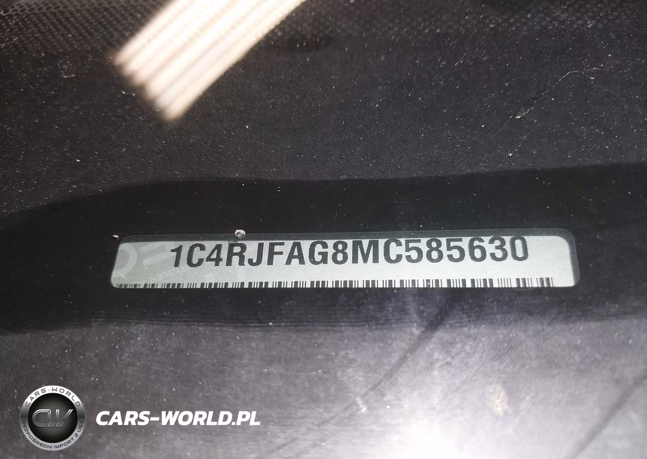 2021 Jeep Grand Cherokee Laredo E 4X4 VIN:1C4RJFAG8MC585630 - 18