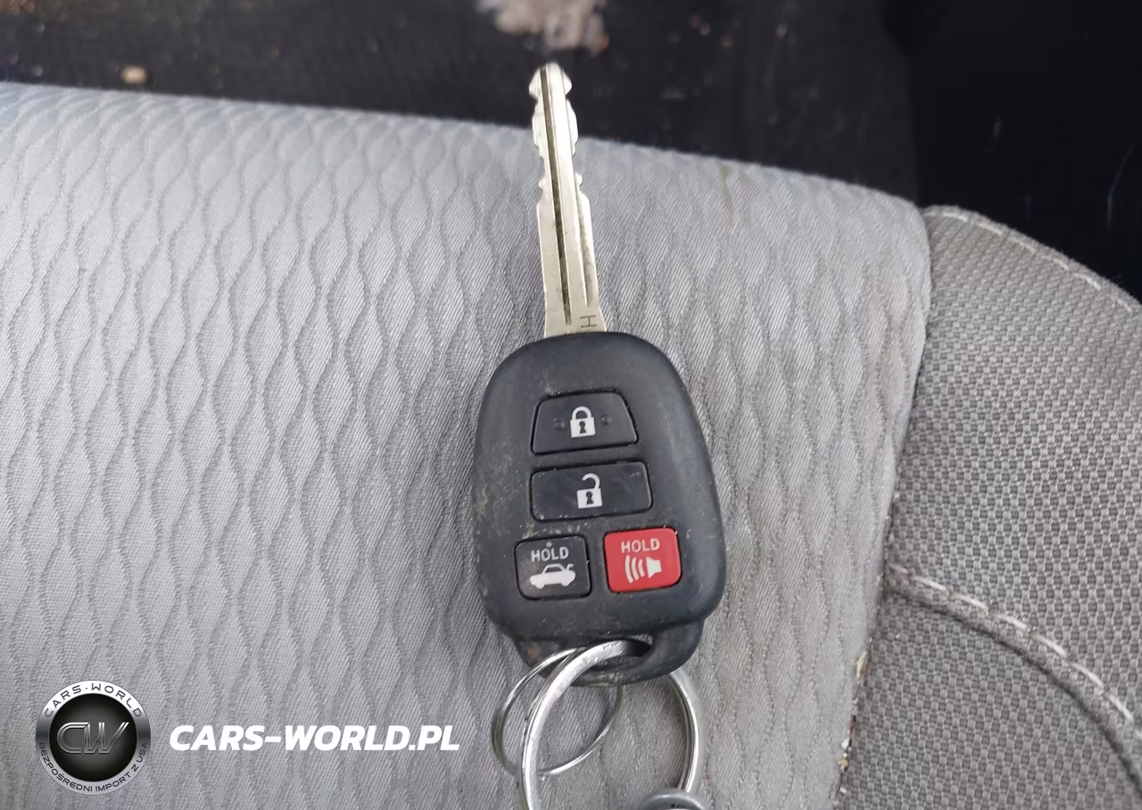2016 Toyota Corolla Le VIN:2T1BURHE5GC486421 - 11
