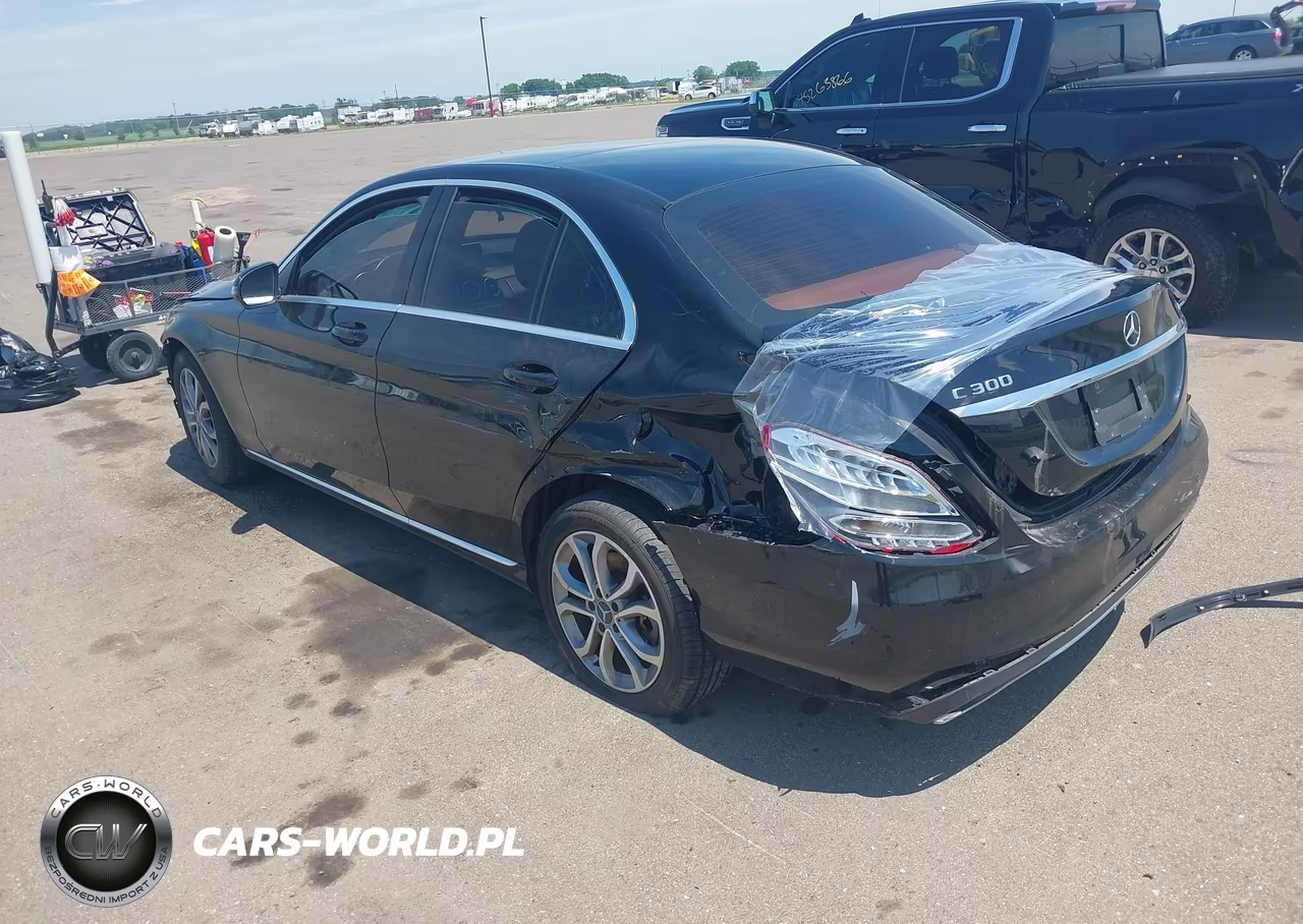 2016 Mercedes-Benz C 300 4Matic VIN:55SWF4KB9GU127693 - 3