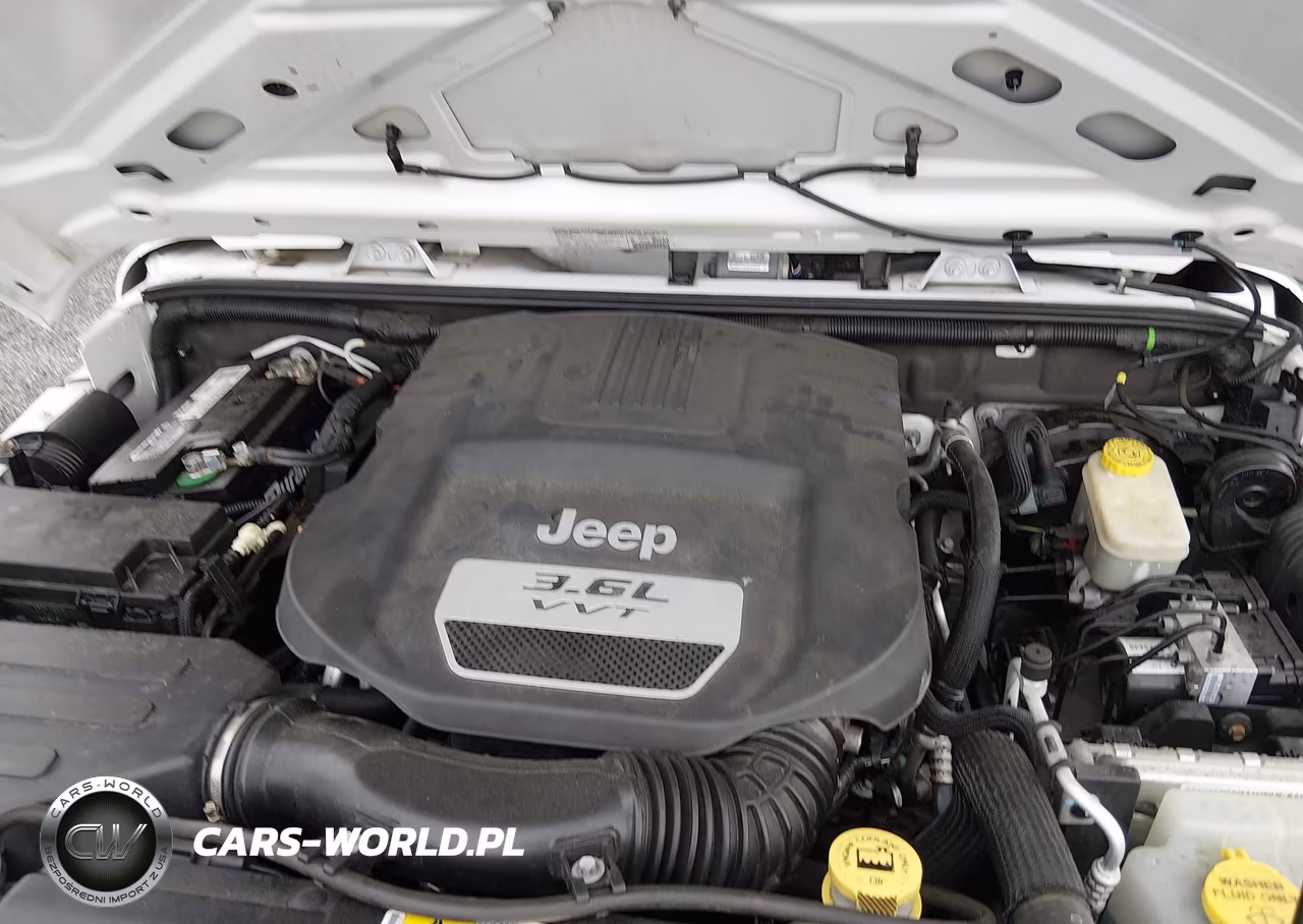 2013 Jeep Wrangler Unlimited Sport VIN:1C4BJWDG7DL631560 - 10