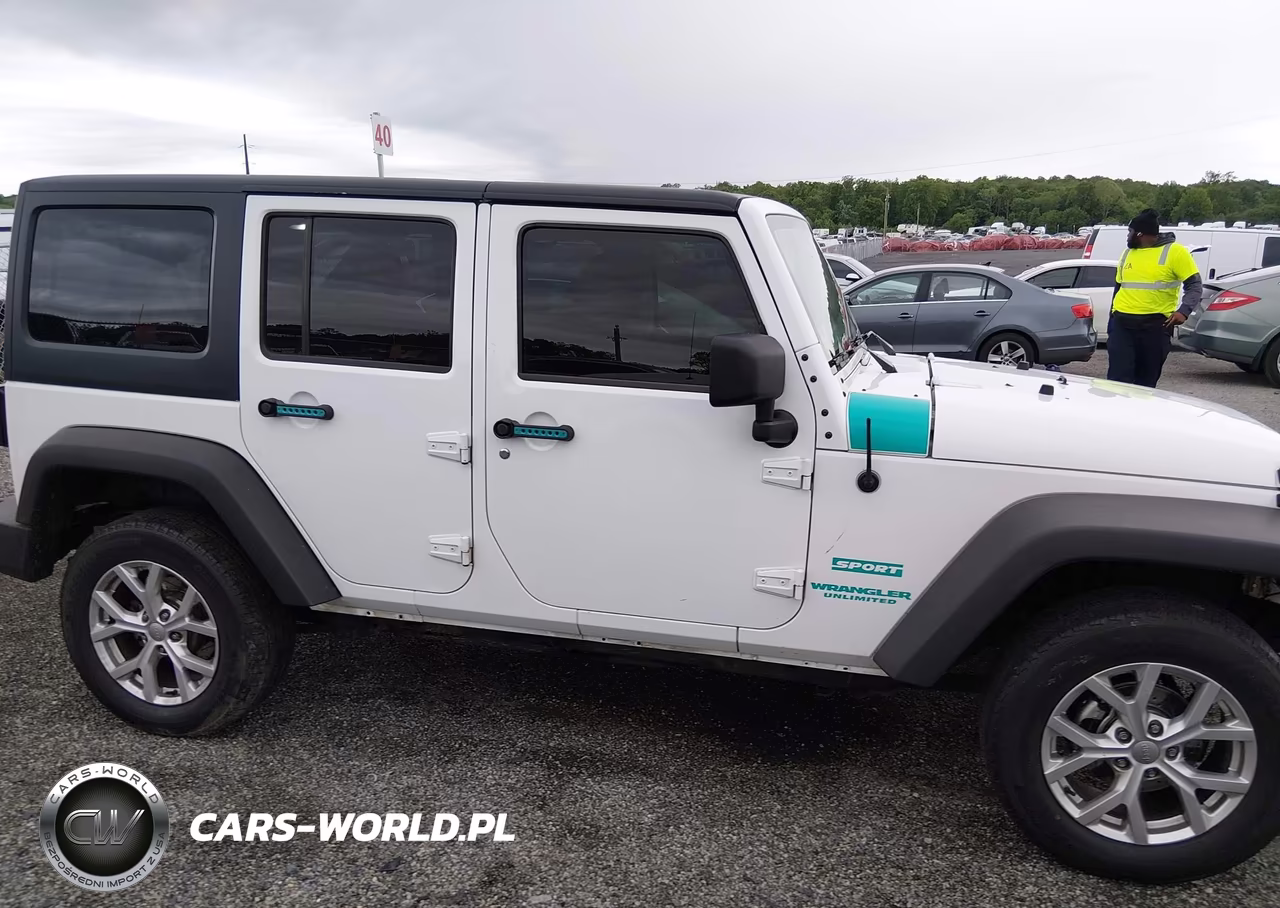 2013 Jeep Wrangler Unlimited Sport VIN:1C4BJWDG7DL631560 - 13