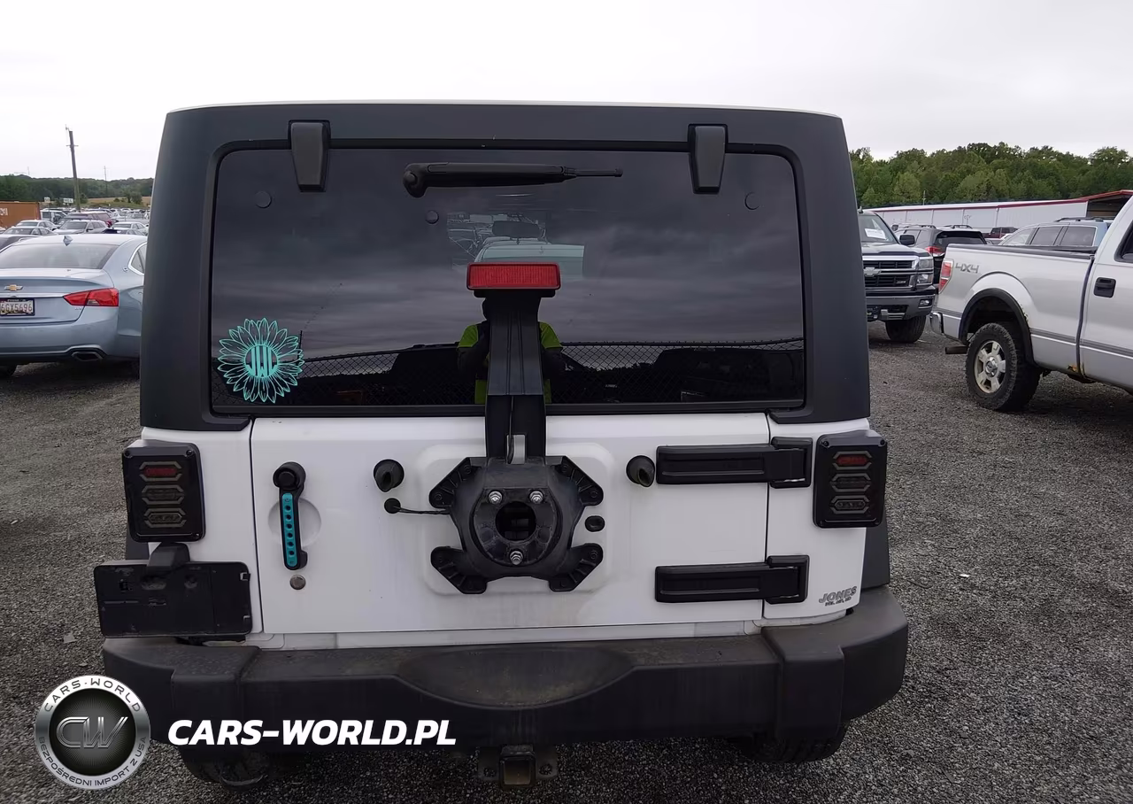 2013 Jeep Wrangler Unlimited Sport VIN:1C4BJWDG7DL631560 - 16