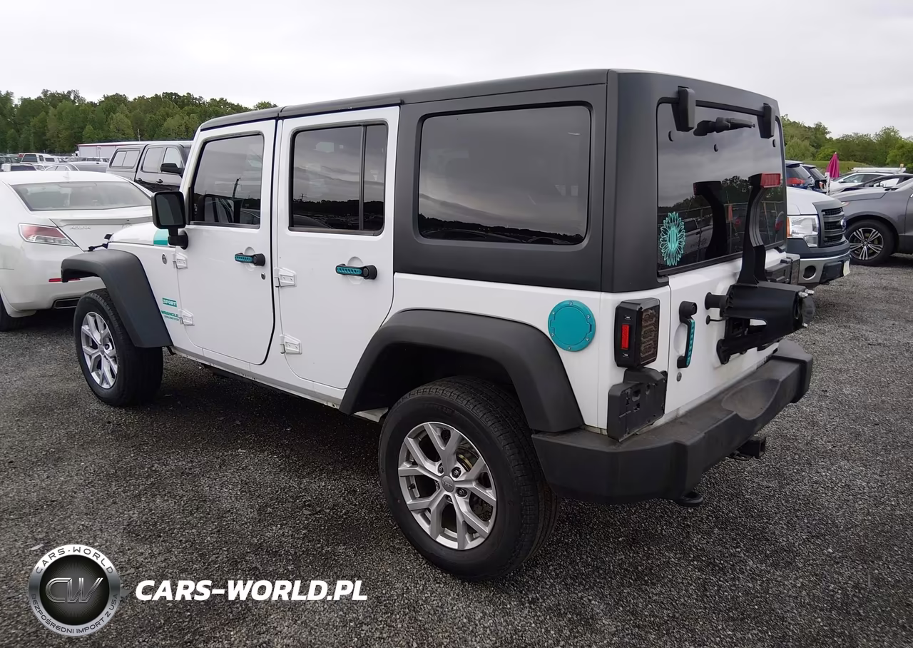 2013 Jeep Wrangler Unlimited Sport VIN:1C4BJWDG7DL631560 - 3