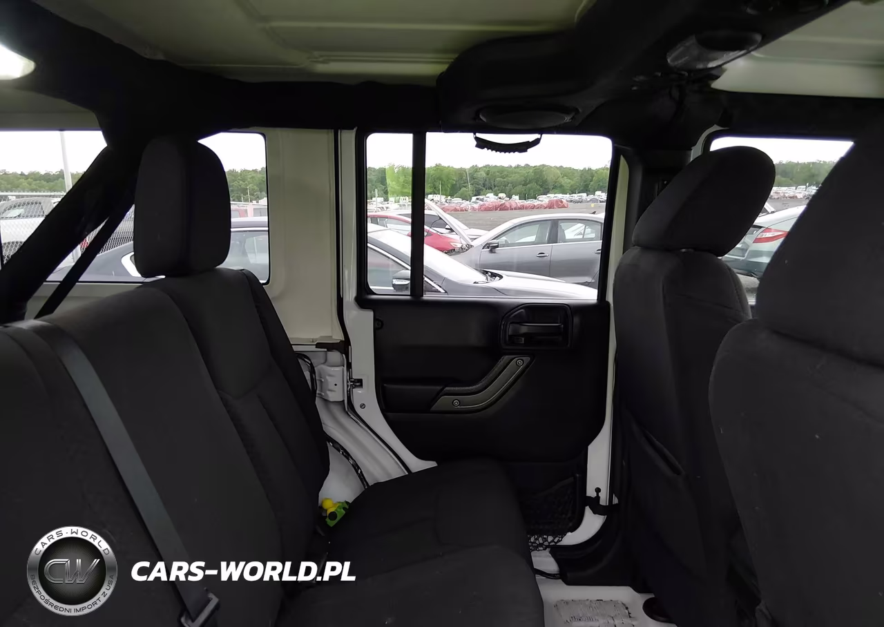2013 Jeep Wrangler Unlimited Sport VIN:1C4BJWDG7DL631560 - 8