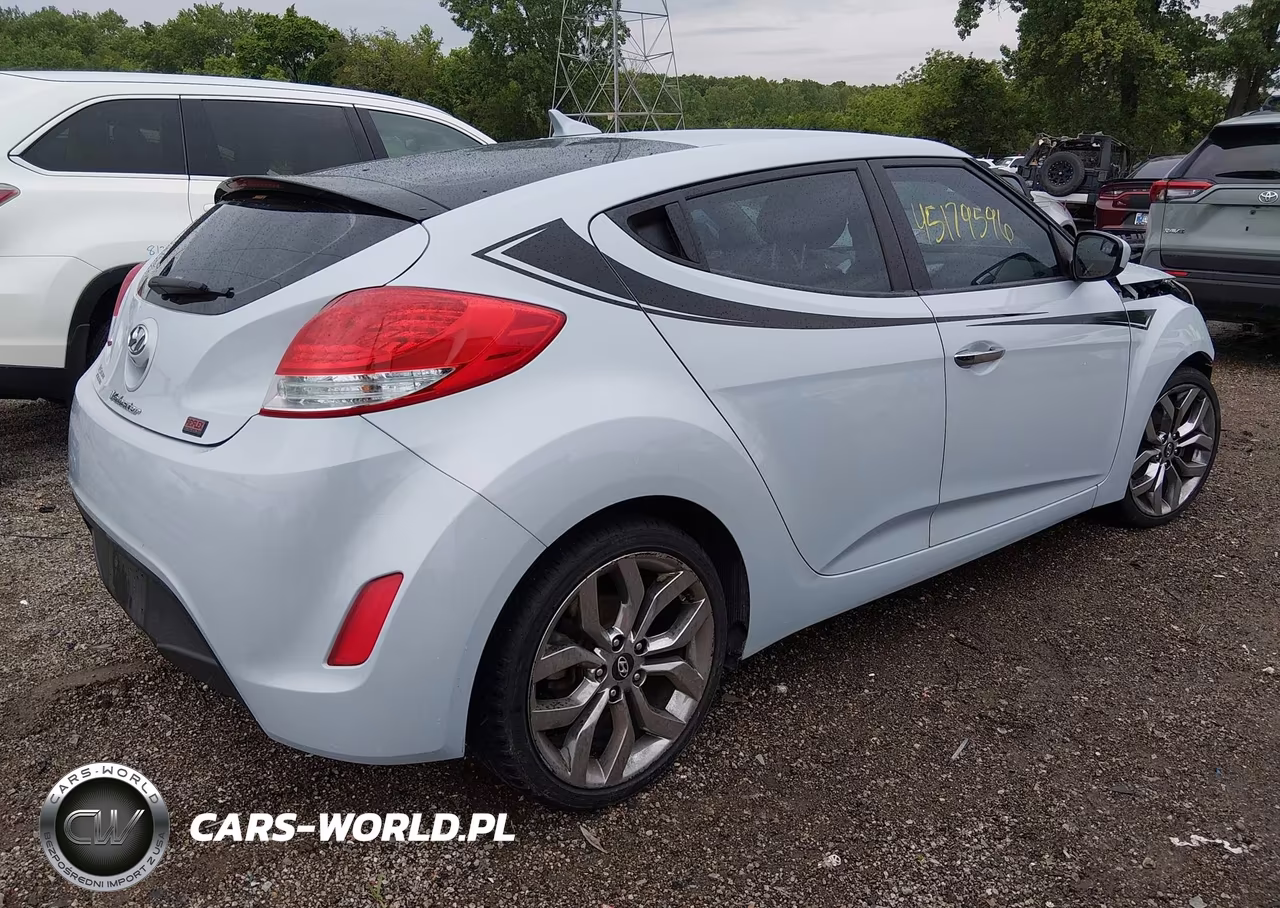 2015 Hyundai Veloster Flex VIN:KMHTC6AD8FU218290 - 4