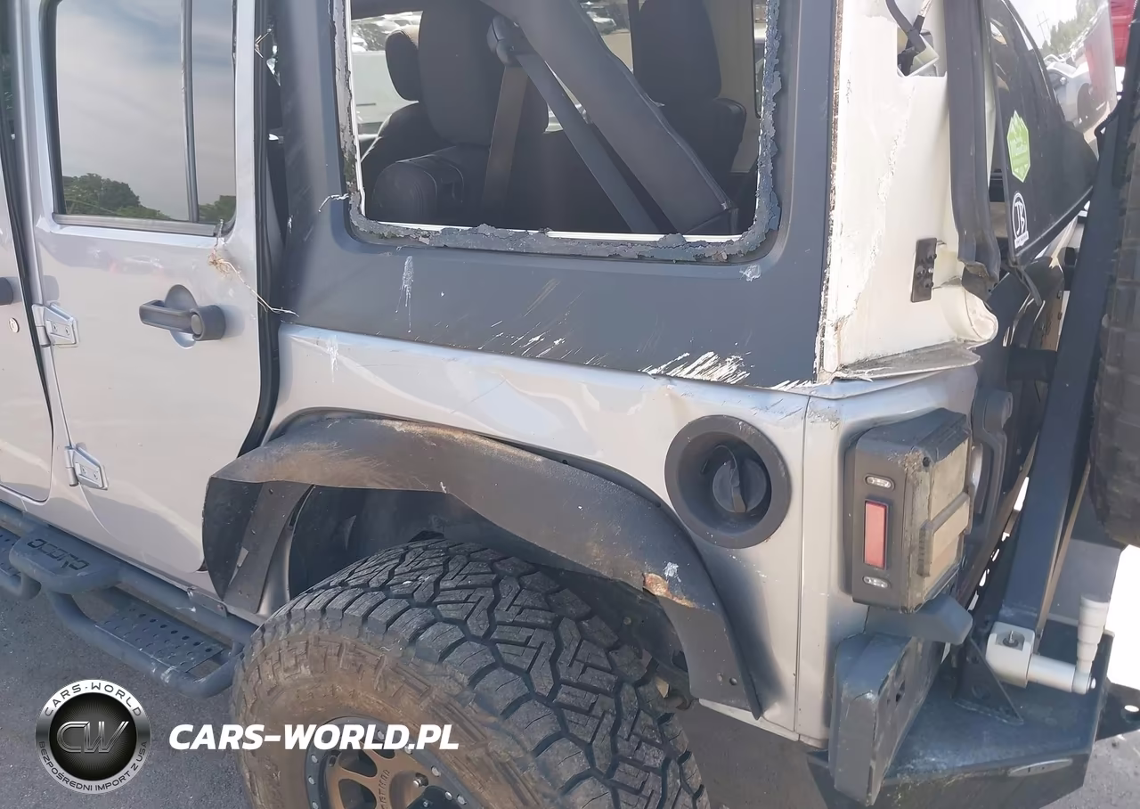 2014 Jeep Wrangler Unlimited Sport VIN:1C4BJWDG9EL120577 - 6