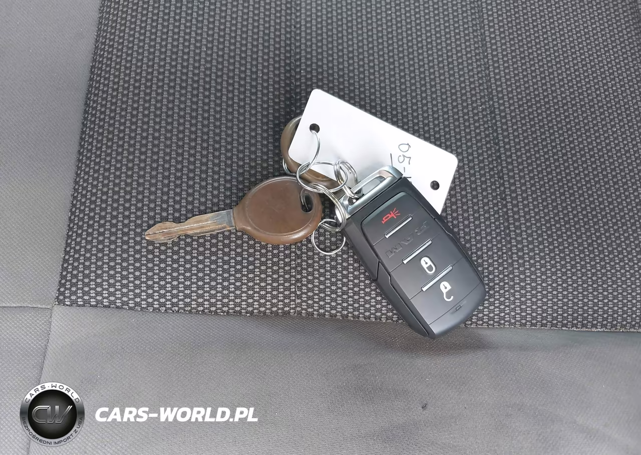 2010 Jeep Wrangler Unlimited Sport VIN:1J4BA3H15AL175813 - 11