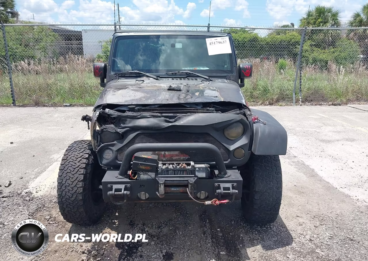 2010 Jeep Wrangler Unlimited Sport VIN:1J4BA3H15AL175813 - 12