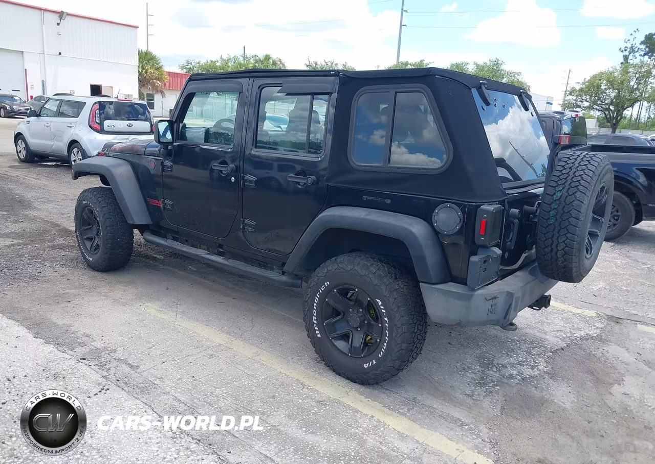2010 Jeep Wrangler Unlimited Sport VIN:1J4BA3H15AL175813 - 3