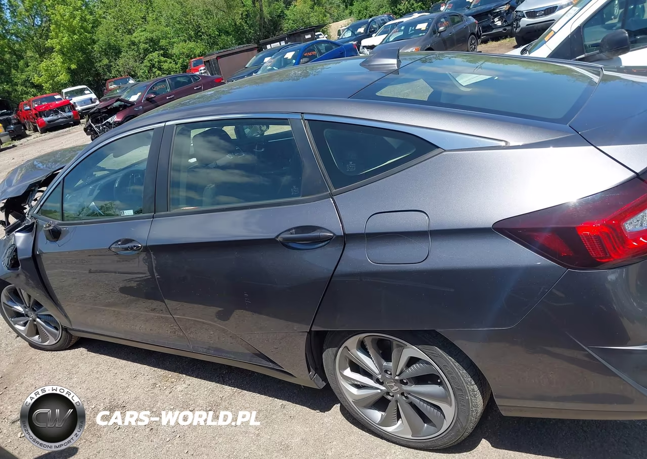 2018 Honda Clarity Plug-In Hybrid Touring VIN:JHMZC5F39JC009646 - 14
