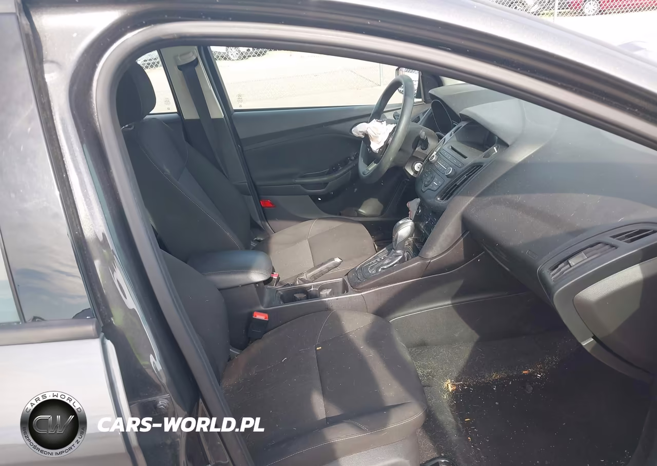 2015 Ford Focus Se VIN:1FADP3F24FL209620 - 5
