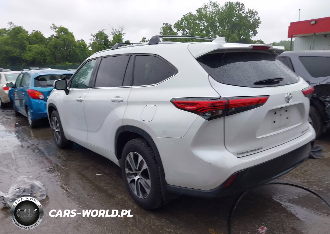 2023 Toyota Highlander Xle VIN:5TDKDRBH0PS045791 - 3