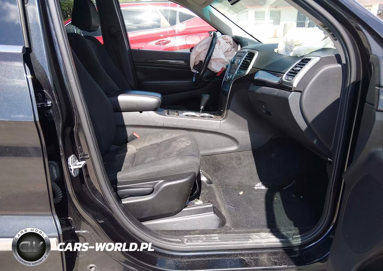 2012 Jeep Grand Cherokee Laredo VIN:1C4RJFAG0CC350007 - 5