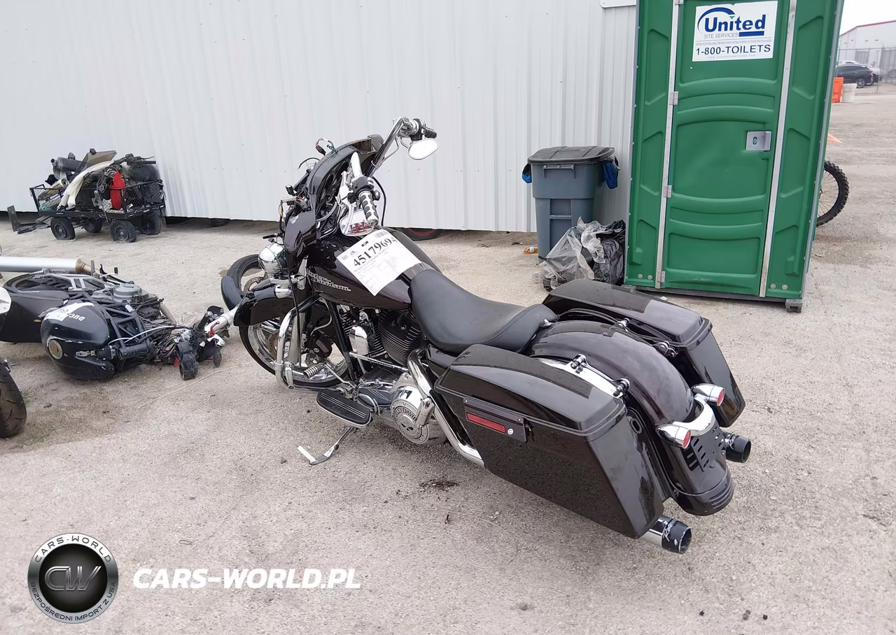 2011 Harley-Davidson Flhx VIN:1HD1KBM16BB669179 - 3