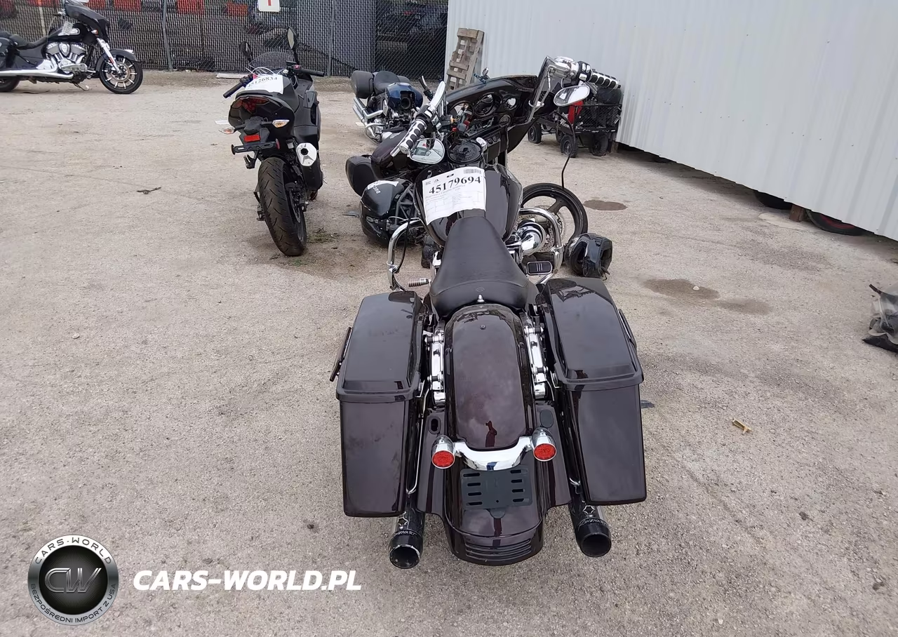 2011 Harley-Davidson Flhx VIN:1HD1KBM16BB669179 - 6