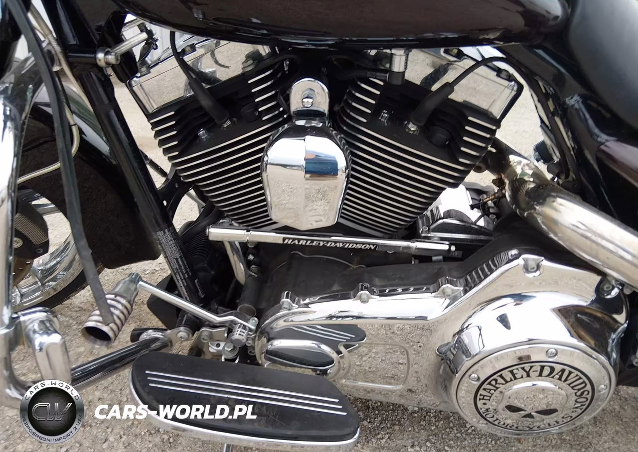 2011 Harley-Davidson Flhx VIN:1HD1KBM16BB669179 - 9