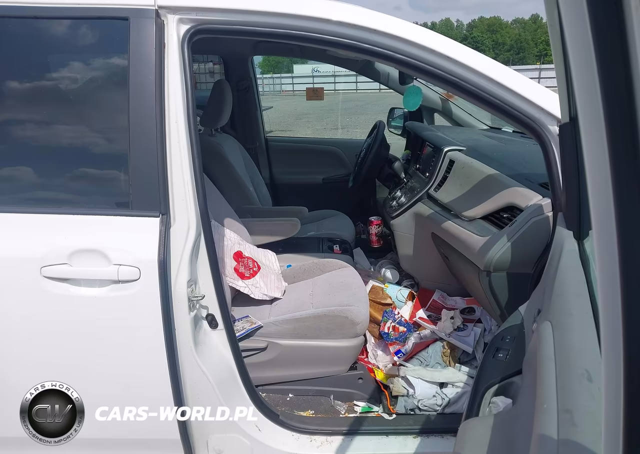 2020 Toyota Sienna Le VIN:5TDKZ3DC4LS068145 - 5