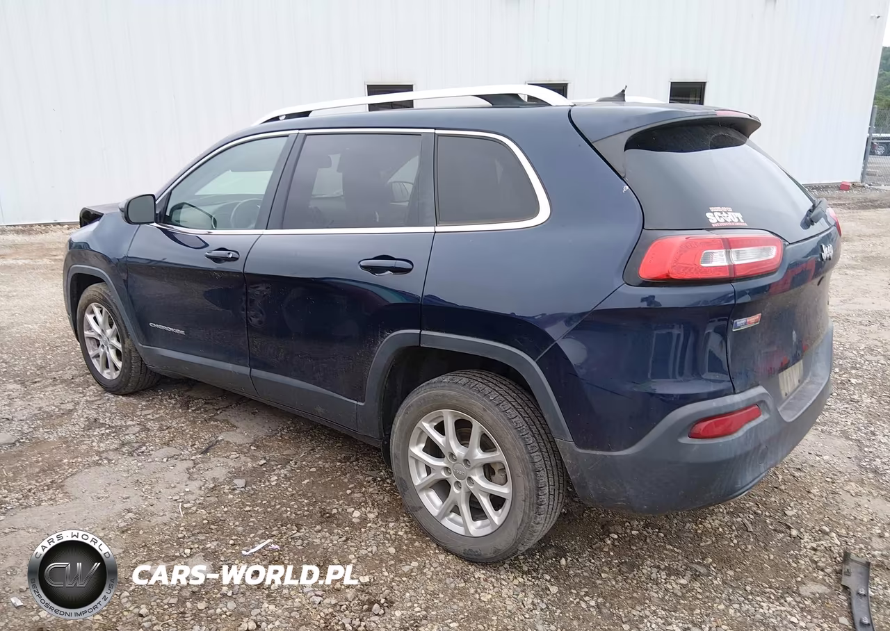 2016 Jeep Cherokee Latitude VIN:1C4PJLCB3GW159824 - 3