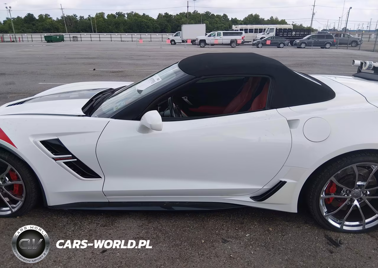 2018 Chevrolet Corvette Grand Sport VIN:1G1YY3D76J5100119 - 14