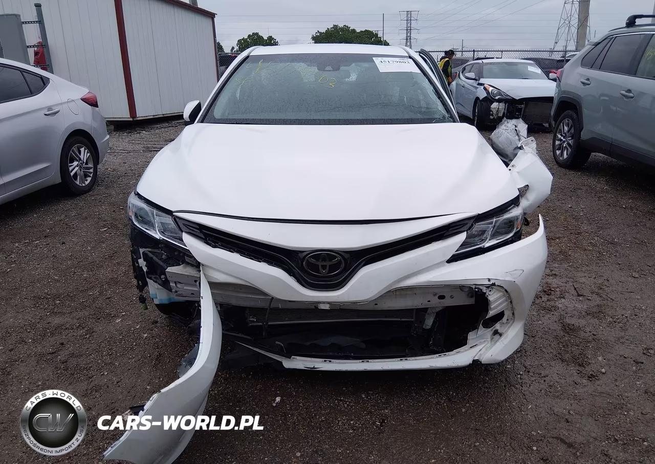 2018 Toyota Camry Le VIN:4T1B11HK4JU064128 - 12