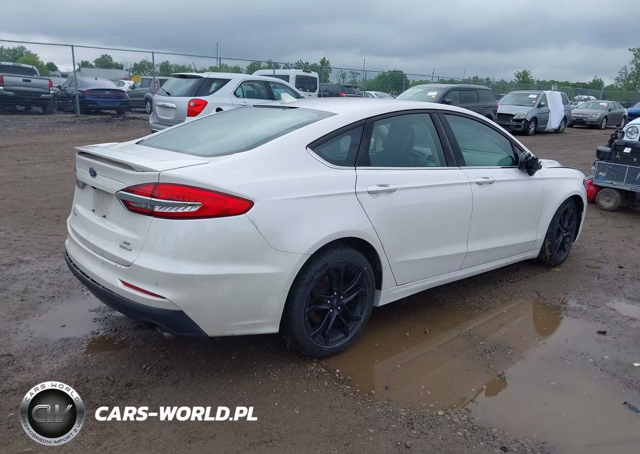 2019 Ford Fusion Se VIN:3FA6P0HD2KR282390 - 4