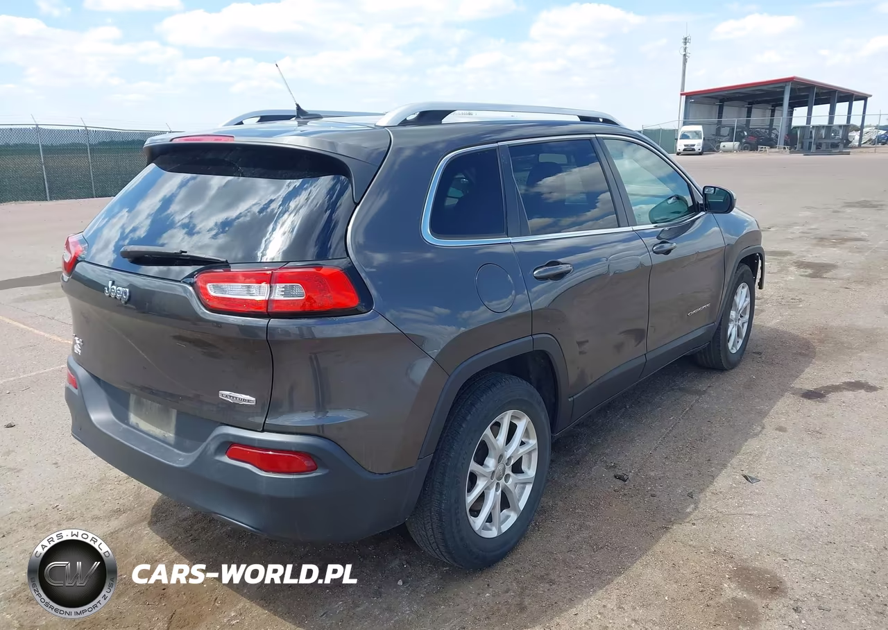 2014 Jeep Cherokee Latitude VIN:1C4PJMCB8EW232544 - 4