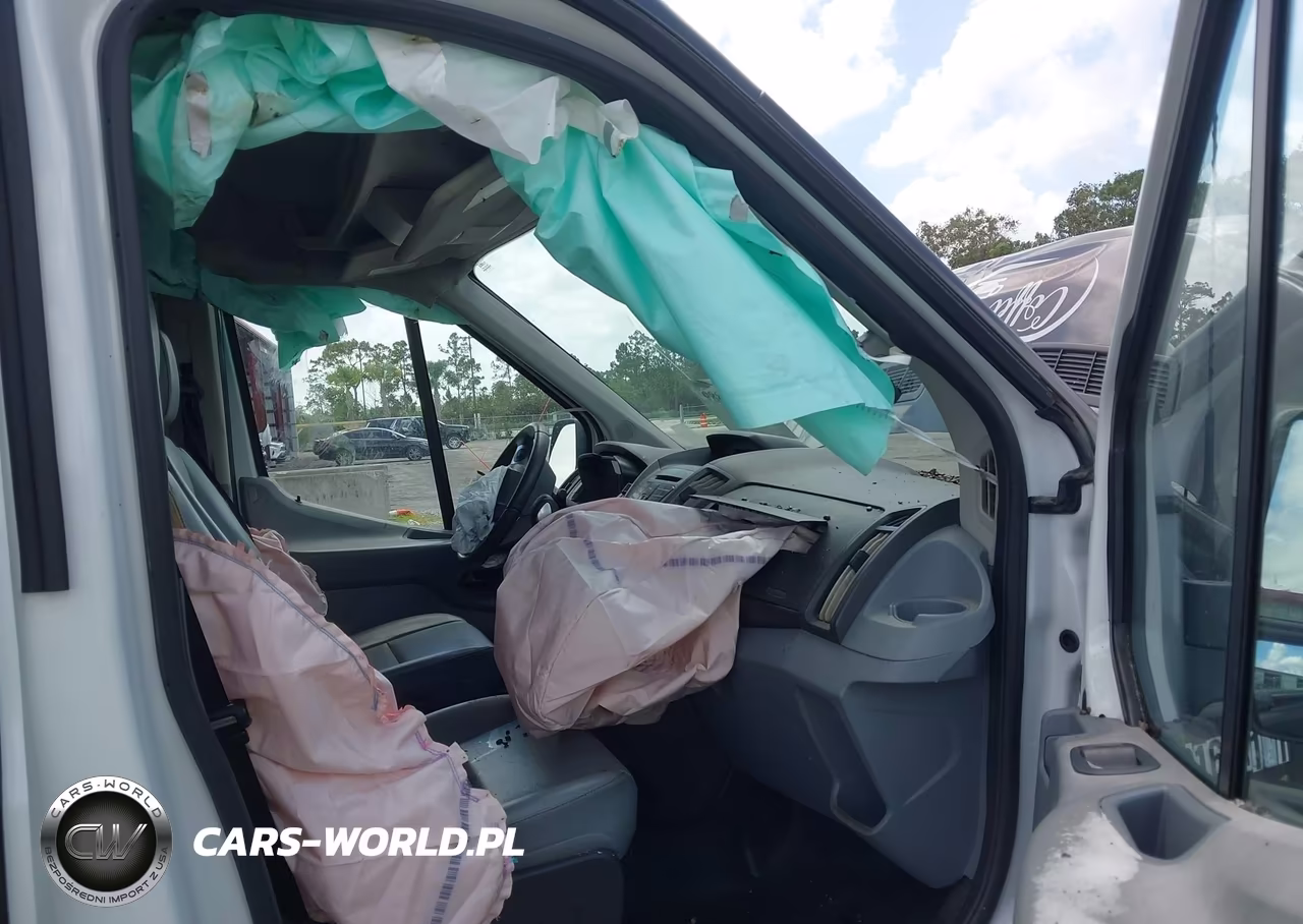 2018 Ford Transit-250 VIN:1FTYR2CM3JKA41294 - 5