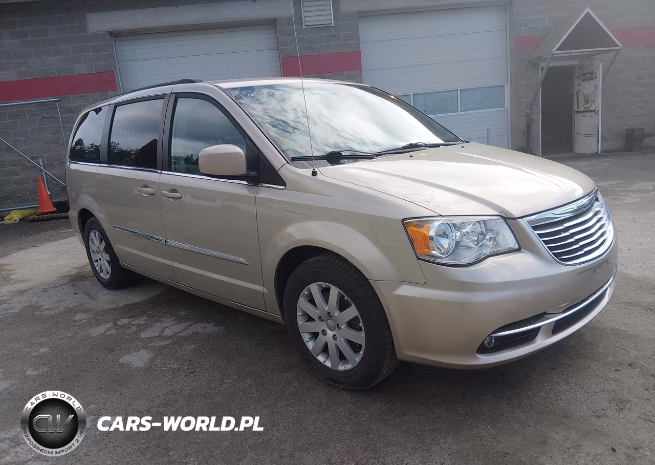 2015 Chrysler Town & Country Touring – zdjęcie 1 z 16
