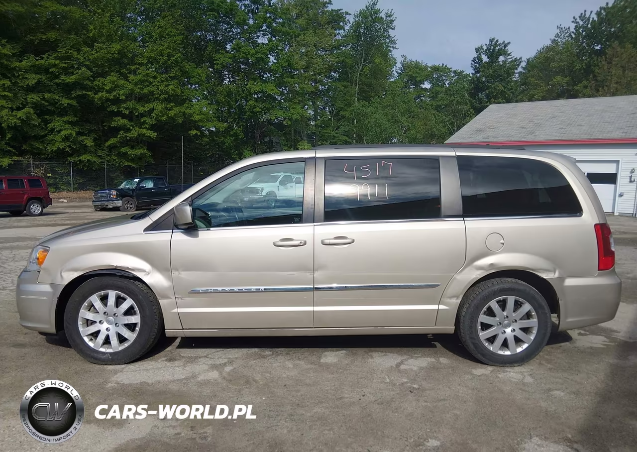 2015 Chrysler Town & Country Touring VIN:2C4RC1BG0FR638911 - 14