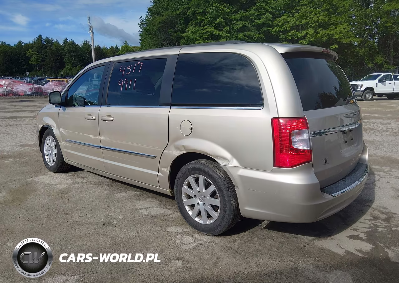 2015 Chrysler Town & Country Touring VIN:2C4RC1BG0FR638911 - 3