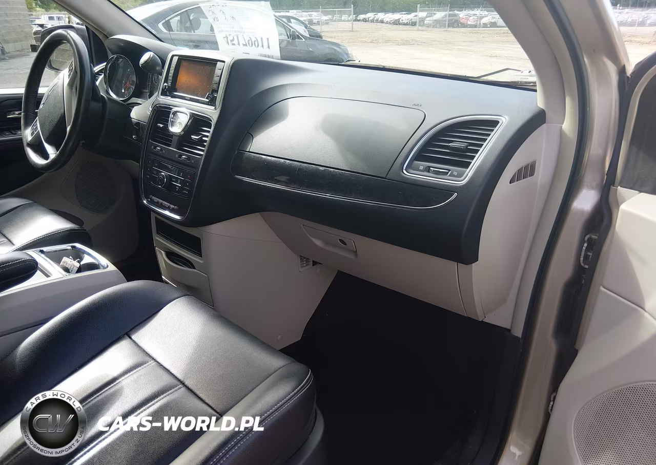 2015 Chrysler Town & Country Touring VIN:2C4RC1BG0FR638911 - 5