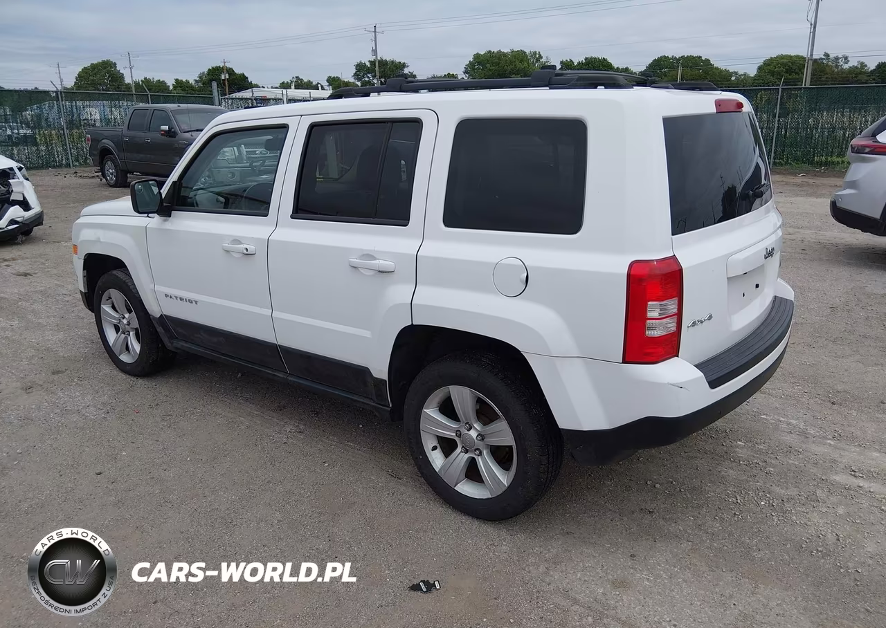 2013 Jeep Patriot Latitude VIN:1C4NJRFB5DD189906 - 3