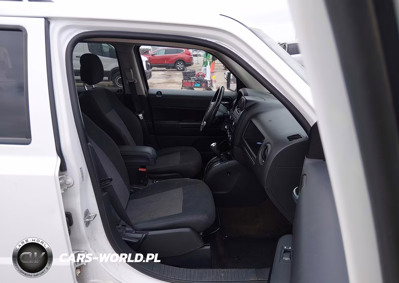 2013 Jeep Patriot Latitude VIN:1C4NJRFB5DD189906 - 5