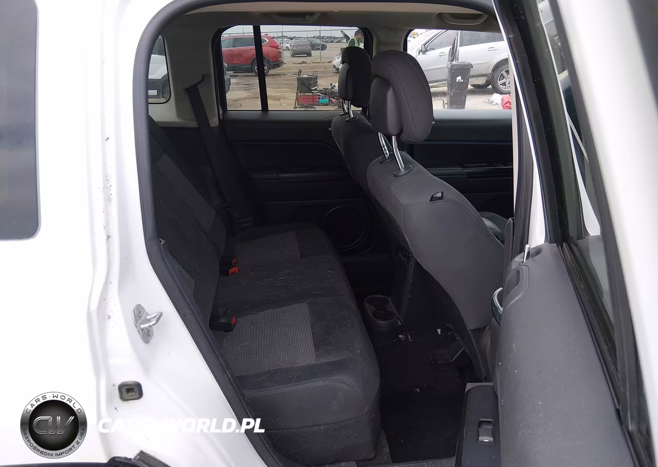2013 Jeep Patriot Latitude VIN:1C4NJRFB5DD189906 - 8