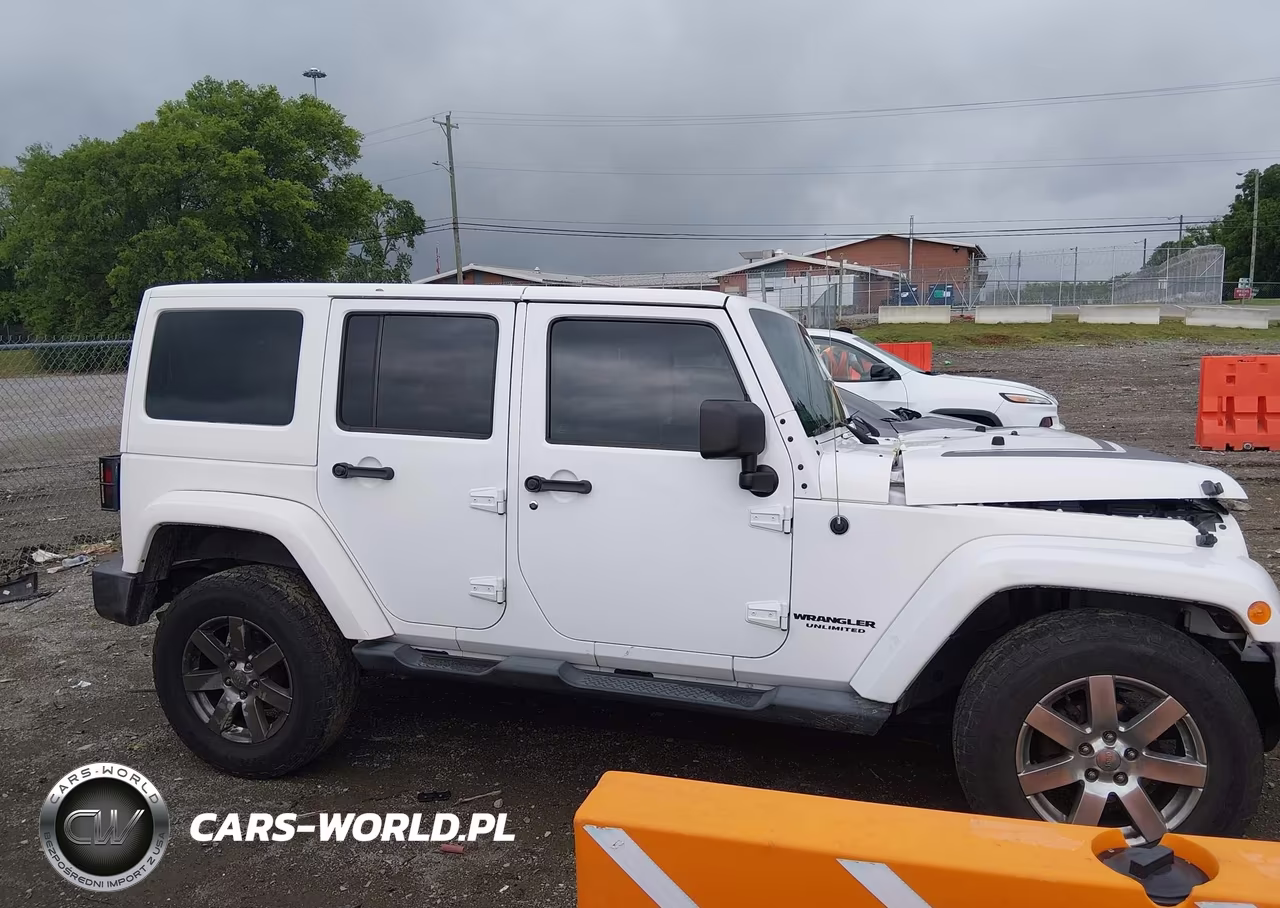 2012 Jeep Wrangler Unlimited Sahara VIN:1C4BJWEG4CL285643 - 13