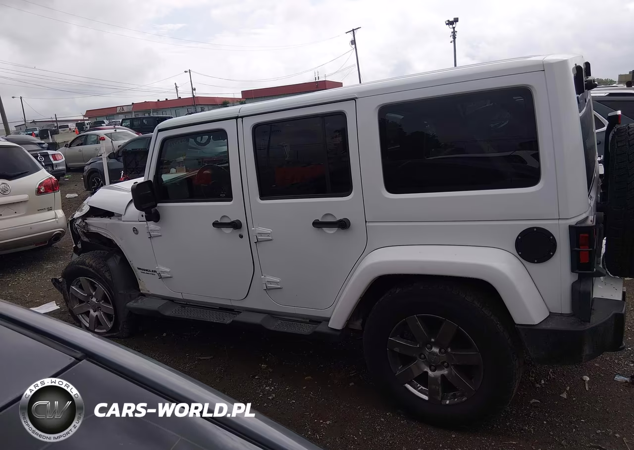 2012 Jeep Wrangler Unlimited Sahara VIN:1C4BJWEG4CL285643 - 14